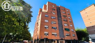 Flat  Calle jose de cadalso. Piso de 2 dormitorios con ascensor