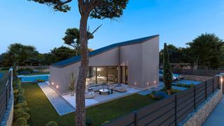 Chalet in Calle de carlos v 12
