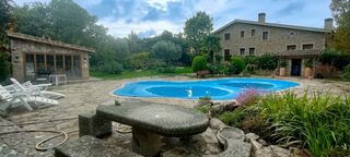 Chalet in Centro-Manguilla. Espectacular chalet impecable, un jardin de ensueño y en una de