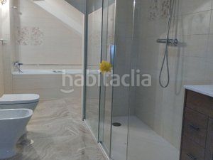 Foto aeff9d67-b5c5-46bc-835a-56a68c9570f9. Xalet amb xemeneia calefacció aparcament piscina a Escorial (El)