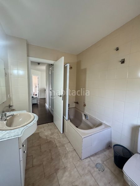 Foto cb813a43-044d-4d3b-a94b-e3e3a620428a. Xalet amb calefacció aparcament a Navalquejigo-Los Arroyos Escorial (El)