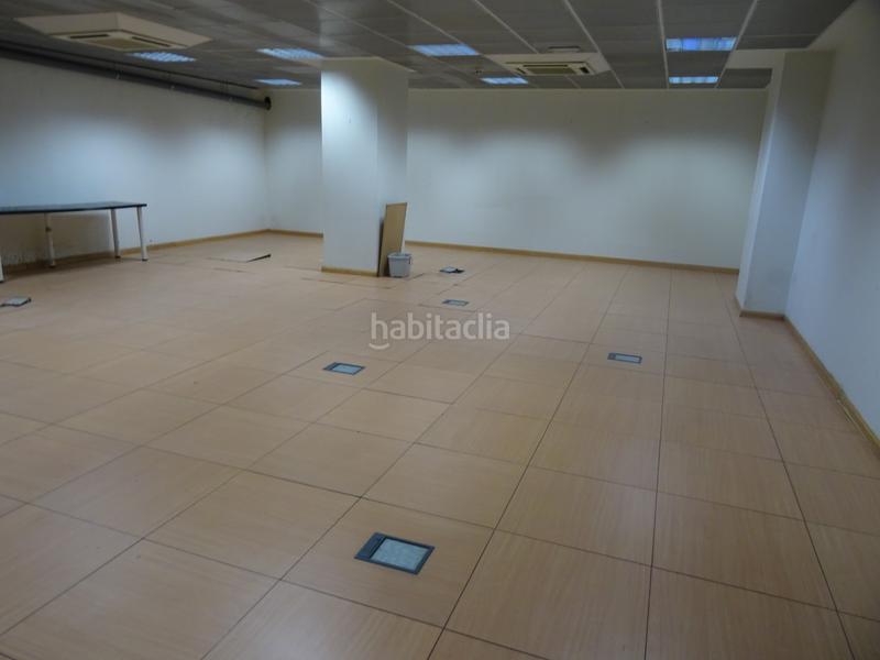 Foto 046b6b38-958f-4a8c-b0a6-7b09df2d7859. Rent office space with parking in Estación-Centro Tres Cantos
