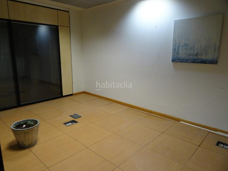 Foto 85ab96dc-50ac-4d39-a03a-73de45218002. Rent office space with parking in Estación-Centro Tres Cantos