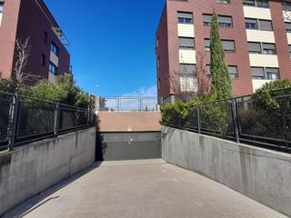 Car parking in Luis Mansilla