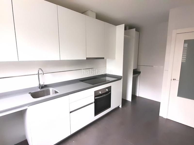 Foto 61f91a32-2012-4e15-bdee-b5dd6b19d299. Affitto appartamento con riscaldamento parcheggio piscina in Tres Cantos
