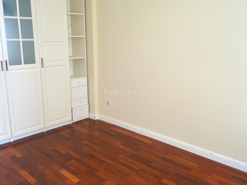 Foto c7e26776-aa15-494d-bfff-de53fc52c4b6. Casa con parcheggio piscina in Estación-Centro Tres Cantos