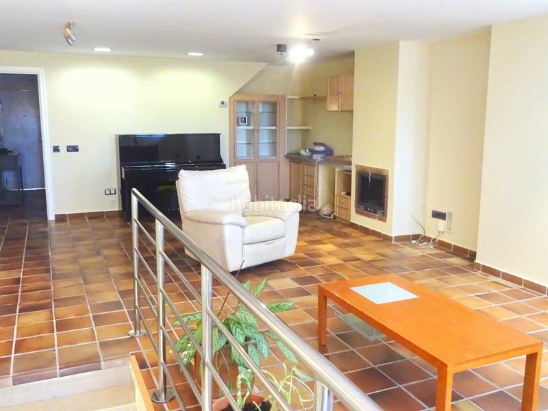 Foto ce34c43f-6e5e-42cd-85cc-367d56fe76e7. Casa con parcheggio piscina in Estación-Centro Tres Cantos
