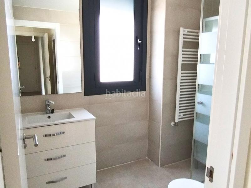 Foto fa2c7bf9-2d06-4fb1-bf0e-3abb7d1b0159. Location appartement avec parking piscine dans primera fase-nuevo Tres Cantos Tres Cantos