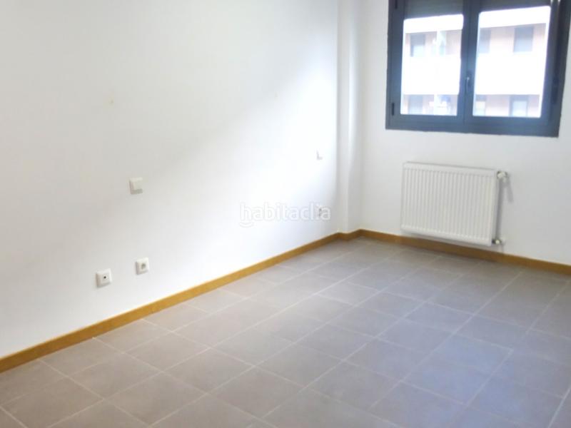 Foto 62ad3fa9-71c0-47ca-8bb4-2656c1f6e552. Affitto appartamento con riscaldamento parcheggio piscina in Tres Cantos