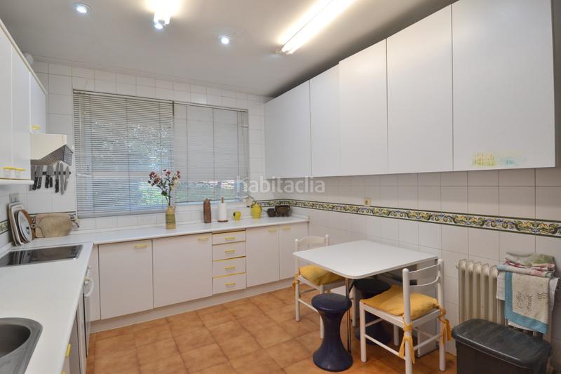 Foto 0194baf2-6c01-49b2-8b53-9f252dbf048a. Chalet with fireplace heating in Parquelagos-Puente Nuevo Galapagar