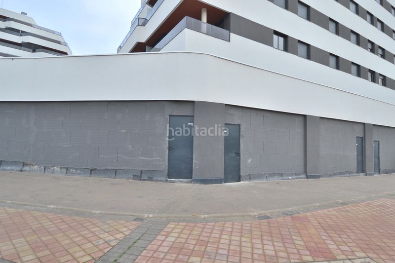Foto 834a013b-0f9f-42a1-9a66-a701c658ea7e. Lloguer local comercial a avenida de juan pablo ii 111 a Tres Cantos