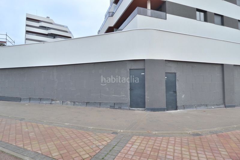Foto fea9d4a9-13a5-44ba-9f86-ce7125875c5f. Lloguer local comercial a avenida de juan pablo ii 111 a Tres Cantos