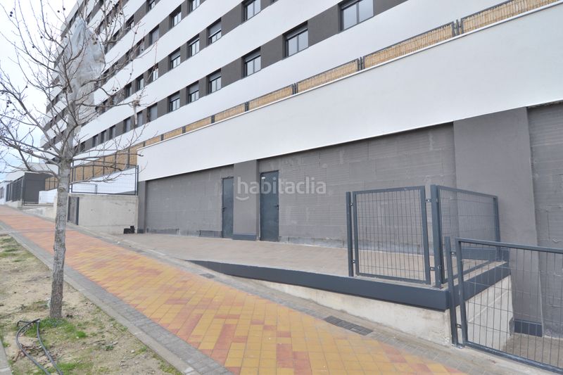 Foto be282be6-2ac7-4026-8cc3-149b711aa2d4. Lloguer local comercial a avenida de juan pablo ii 111 a Tres Cantos