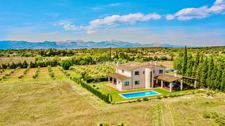 Masía en Algaida. Impresionante casa con 40,000m2 de terreno, piscina y vistas a l