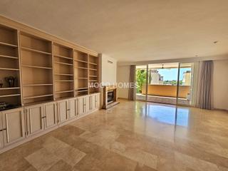 Reihenhaus in Sant Agustí. Amplio adosado en complejo residencial con piscina en san agustí