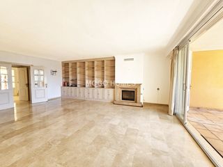 Casa adossada a Sant Agustí. Amplio adosado en complejo residencial con piscina en san agustí