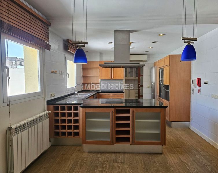 Foto 2d585dda-c964-4e5c-9f2a-2c841578213b. Àtic amb calefacció aparcament a Son Armadams Palma de Mallorca