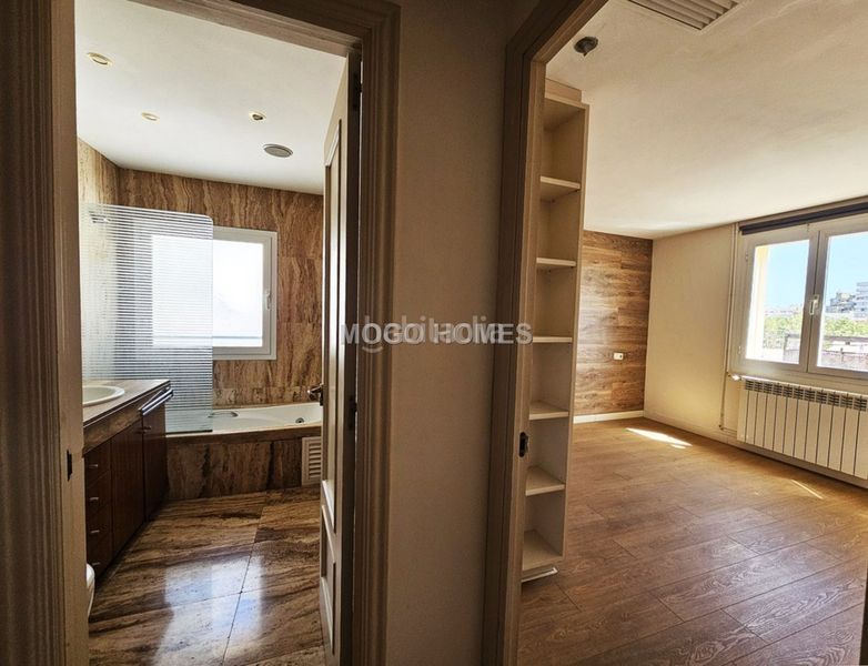 Foto aa748ee0-3c61-4e3a-a21c-986cc2ea72b5. Àtic amb calefacció aparcament a Son Armadams Palma de Mallorca