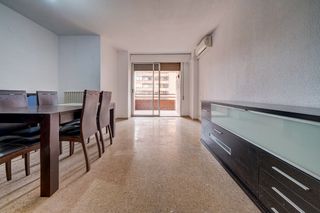 Piso  Carrer de catí. Piso de cuatro habitaciones en terramelar