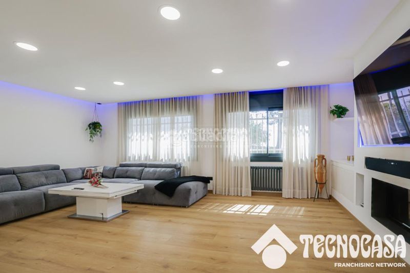 Foto 0d58d057-ba9d-43d6-9ced-f9b438bd2483. Casa amb aparcament a Canovelles