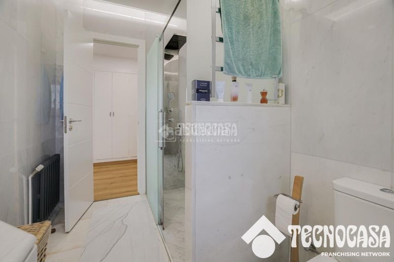 Foto f8f5652a-1359-4b45-b434-7e22d3a6a73f. Casa amb aparcament a Canovelles