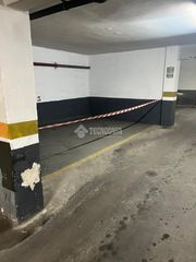 Aparcament cotxe a Pont Vell. Boxplaza de garaje en venta en ripollet