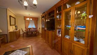 Chalet  Calle de joaquín turina. Extraordinario chalet independiente para entrar a vivir