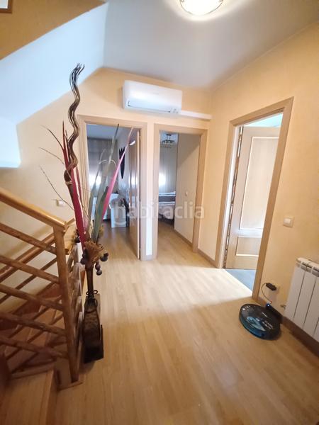 Foto 1558b006-6fdd-47b4-b995-5c60f1337ad2. Casa bifamiliare con camino riscaldamento parcheggio piscina in Seseña