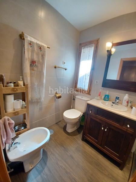 Foto 5cd00fc7-df5c-4de0-b71f-99e58f57e508. Casa bifamiliare con camino riscaldamento parcheggio piscina in Seseña