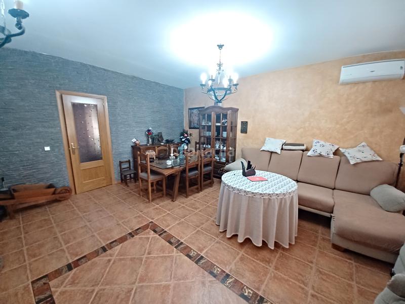 Foto 92063bdb-f6cd-44d1-84ac-31a641578f50. Casa bifamiliare con camino riscaldamento parcheggio piscina in Seseña