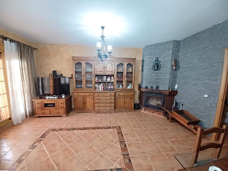 Foto e645cf58-7140-4496-9410-0874a116e9fe. Casa bifamiliare con camino riscaldamento parcheggio piscina in Seseña