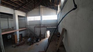 Nau industrial  Carrer riu serpis. Venta de nave industrial