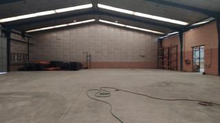Miete Fabrikhalle  Plaça del país valencià,