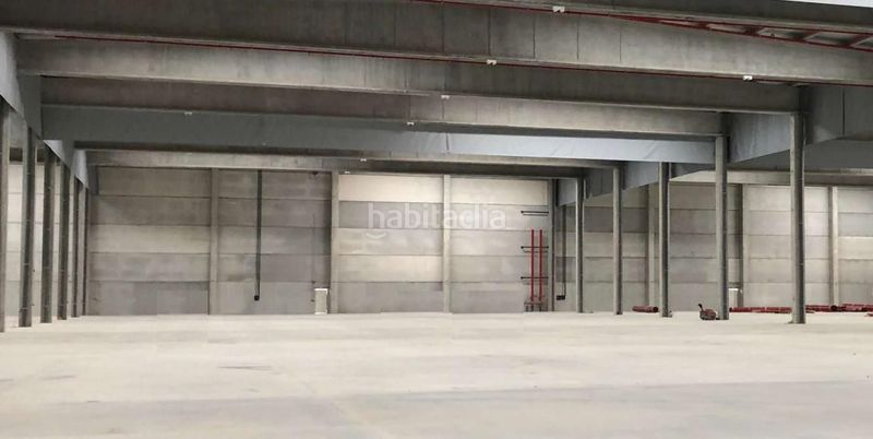 Foto 770565ca-7960-4134-b11f-c3da1b8c7e78. Miete fabrikhalle in Nuevo Centro Sagunt