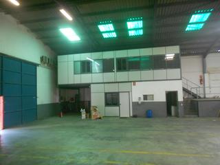 Nau industrial  N/a. 4 muelles de carga