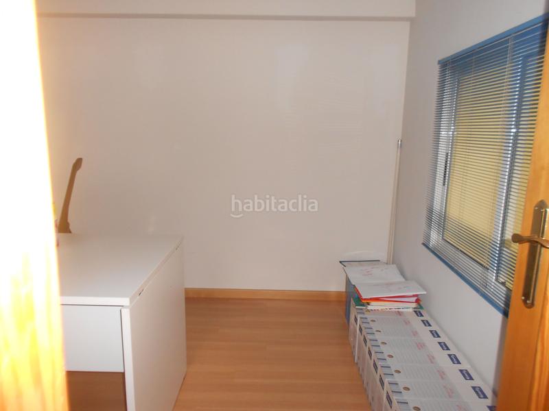 Foto f22e6746-0091-49c8-8a00-59d4d9b5e2f5. Local comercial a La Creu Coberta Valencia
