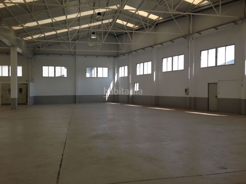 Foto 3c338784-4079-43c0-be0d-a5ad405c36c3. Industrial building in cv-36 129 in Picanya