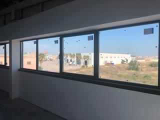 Lloguer Nau industrial a Quart de Poblet. Alquiler de nave con muelles de carga