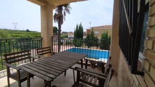 Chalet à Riba - roja de Túria. Venta de chalet