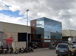 Bâtiment à usage industriel à Almoines