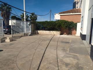 Rent Industrial building  Avinguda de la cova. Alquiler de nave linea carretera