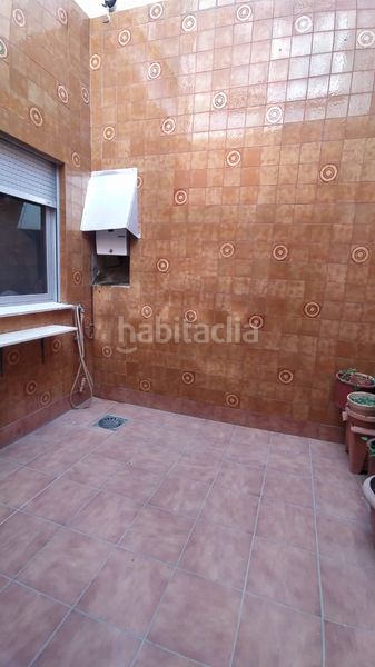 Foto 31ad9ab4-9ab0-4226-a44b-7e007d7745a9. Casa aparellada amb xemeneia calefacció aparcament a Manises
