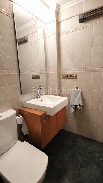 Foto cfc880c8-f57d-4635-8c81-5cda7282ef13. Casa aparellada amb xemeneia calefacció aparcament a Manises