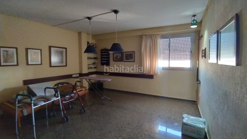 Foto 530d2391-626c-458e-849b-f32302c18327. Pis amb xemeneia aparcament a Centro Ciudad Manises