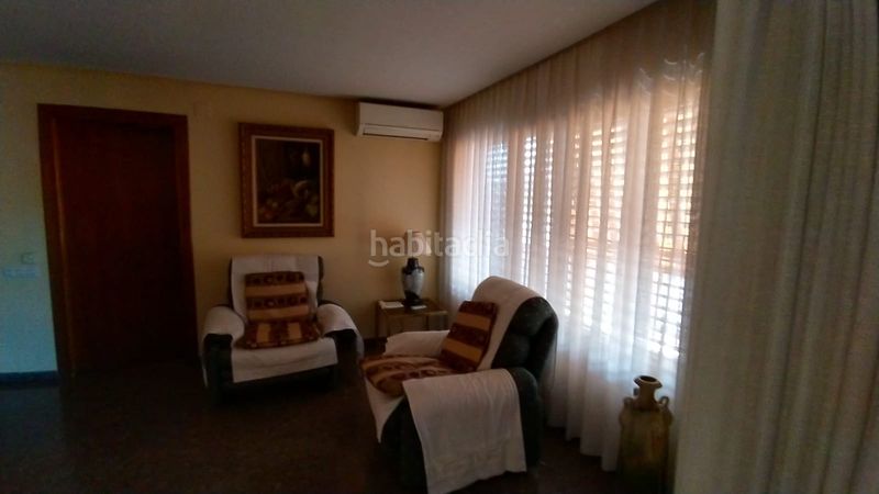 Foto fc0187ad-ec4e-4833-b9aa-a0d235d6fdbc. Pis amb xemeneia aparcament a Centro Ciudad Manises