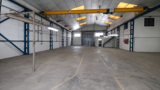 Fabrikhalle in Alaquàs. Venta de nave industrial