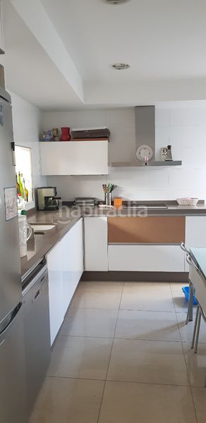Foto 30fa8a00-2cb9-4e8d-b985-acb69d4292b5. Casa amb calefacció a Centro Ciudad Manises
