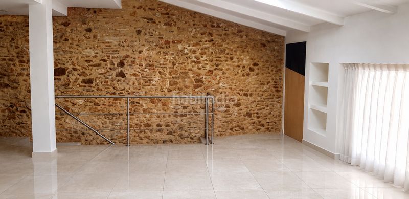 Foto f73fb929-1171-4203-aa73-4095558b4406. Casa amb calefacció a Centro Ciudad Manises
