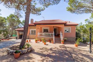 Maison  Calle nueva sierra an. Casa en nueva sierra (guadalajara)