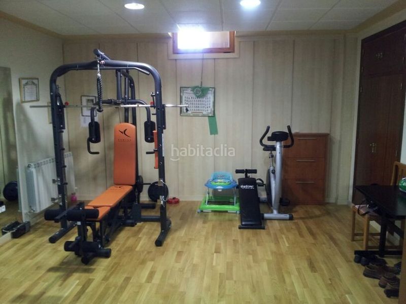 Foto ca785797-ae52-4e4d-9adc-e107525308ca. Gebäude mit pool in Villalbilla pueblo Villalbilla